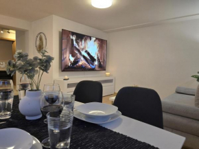 Holiday&Stay, City Apartment, Küche, 85Zoll TV, WLAN